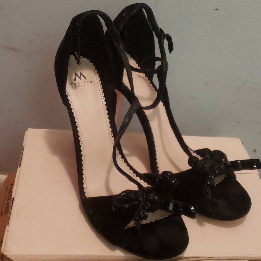 Velvet T straps with bow